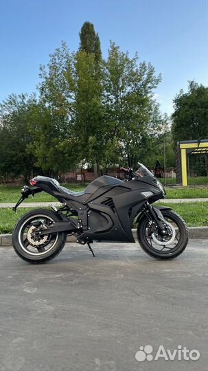 Электромотоцикл Yamaha R3
