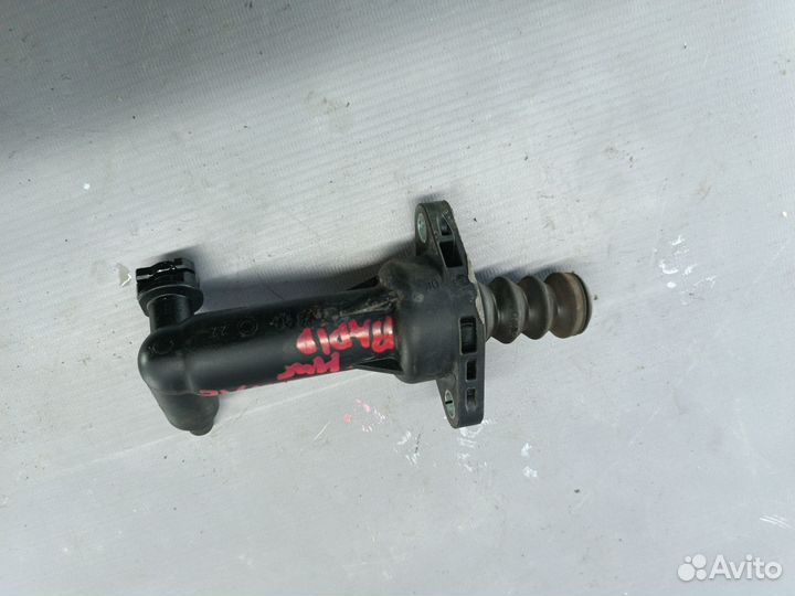 Рабочий цилиндр сцепления Skoda Rapid