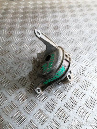 Опора двигателя передняя правая Opel Astra H L69