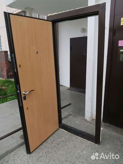 Дверь металлическая входная