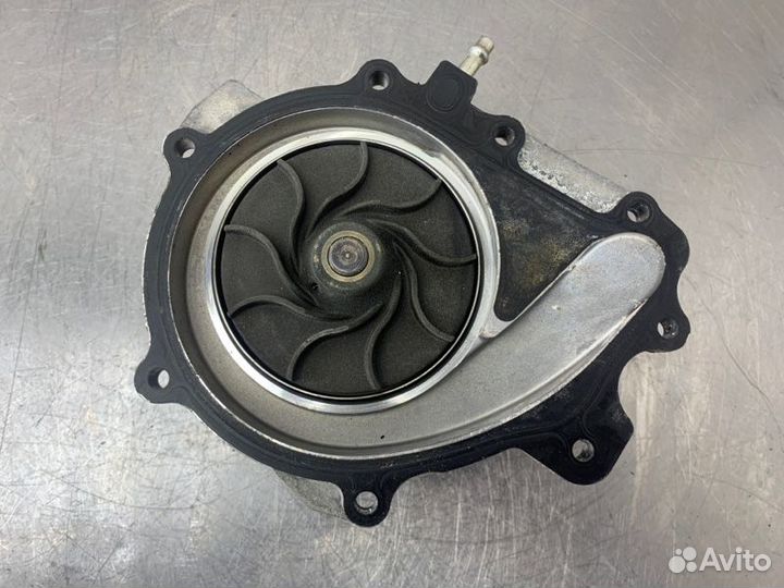 Помпа Mercedes C-Class W205 OM651 2.2 CDI 2017