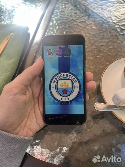Телефон iPhone 8 64 gb