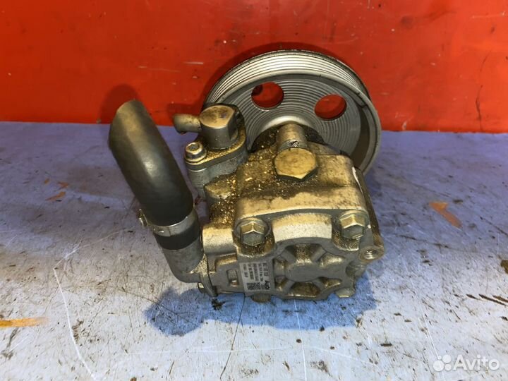 Насос гур Audi A4 1.8 CDH