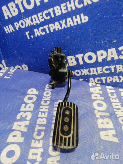 Педаль газа Nissan Tiida Latio седан HR15DE 2007