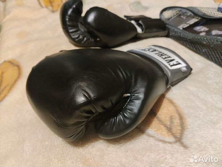 Боксерские перчатки Everlast 14 OZ