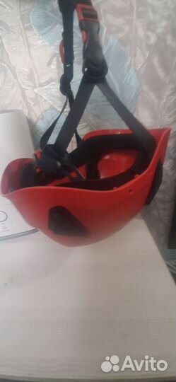 Каска для альпинизма