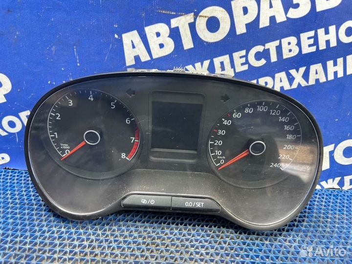 Панель приборов Volkswagen Polo 5 седан CFN 2015