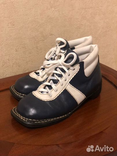 Лыжные ботинки р.33 в отличном состоянии