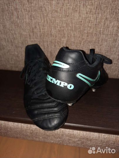 Футбольные бутсы Nike tiempo