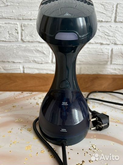 Отпариватель ручной Hyundai H-HS02834 1650Вт белый