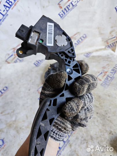 Педаль газа Renault Fluence I (2009—2013)