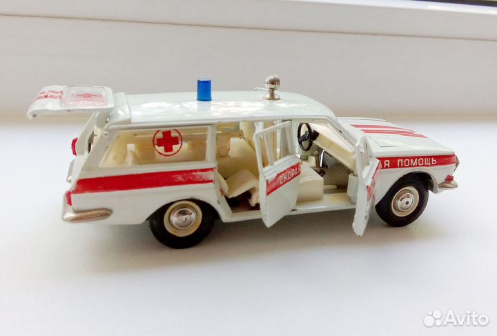 Модель Волга Газ 24 Скорая, СССР, 1:43