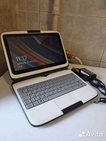 Нетбук с поворотным, сенсорным экраном