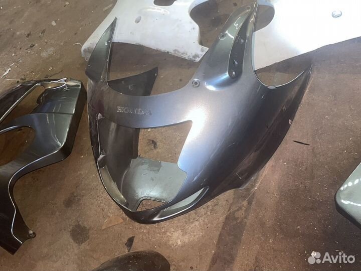 Пластик Honda cbr1100xx