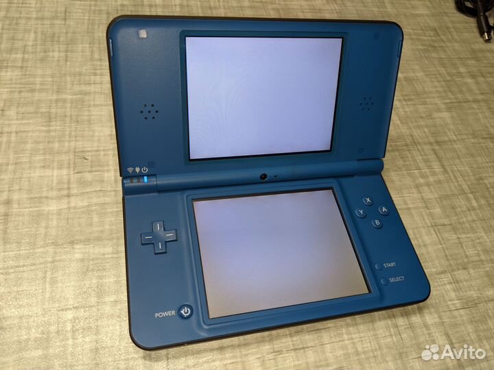 Nintendo DSi XL Синяя
