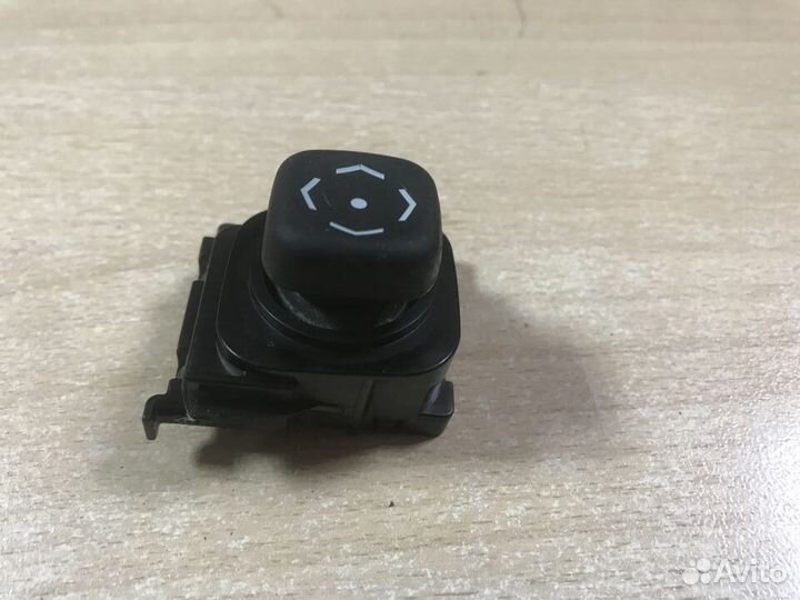 Toyota land cruiser 200 кнопка наклона руля