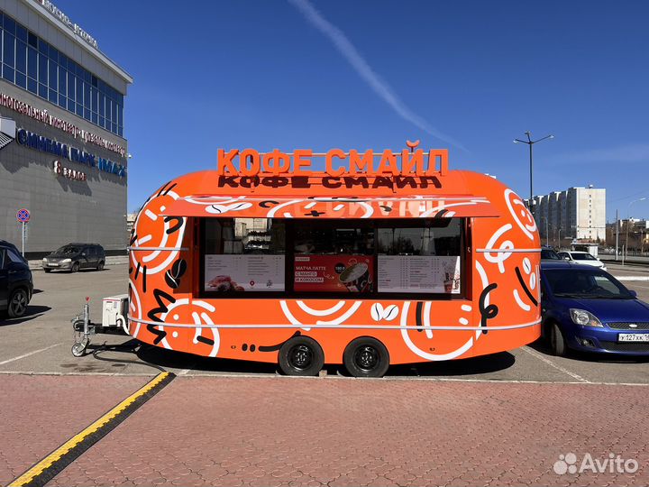 Бариста в кофейню