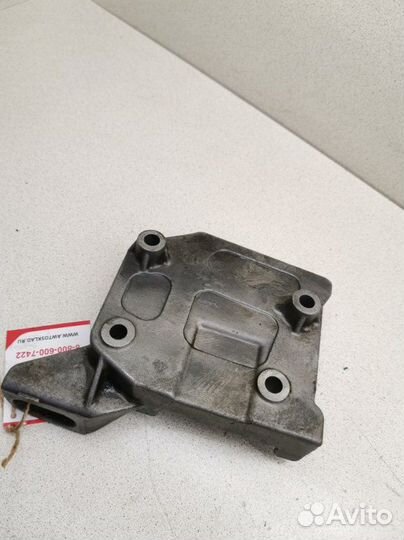 Кронштейн компрессора кондиционера Mazda Familia