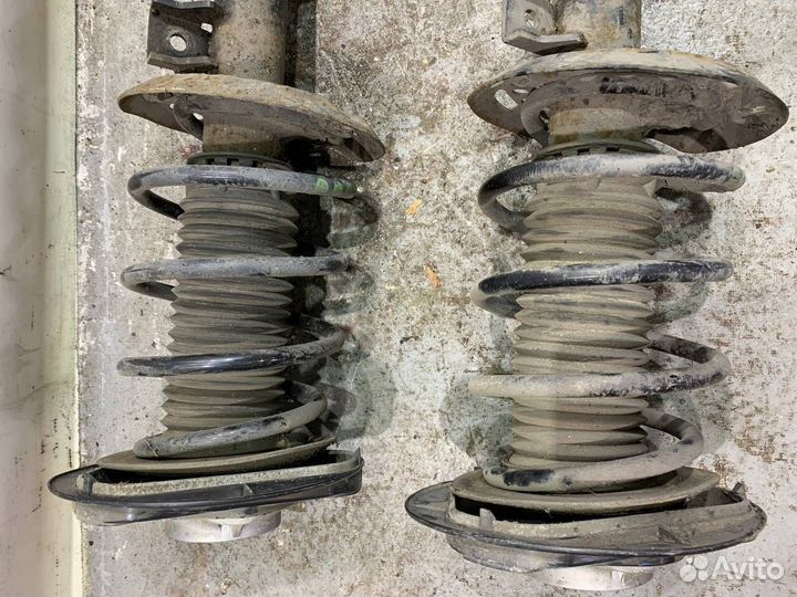 Амортизатор передний Mercedes W212