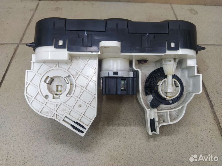 Блок управления отопителем Ниссан Кашкай J10