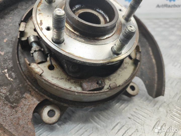 Кулак задний левый Kia Sorento XM 2.2 D4HB 197