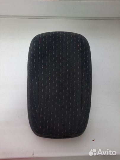 Подлокотник для автомобиля