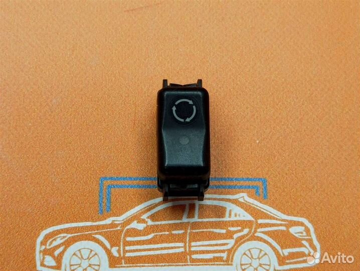 Кнопка w124 E-class 104.992