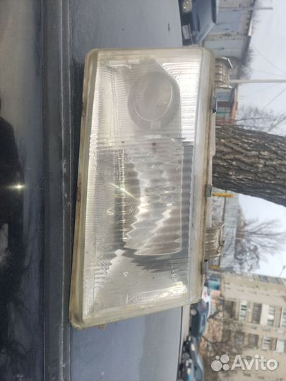 Правая фара ваз 2110