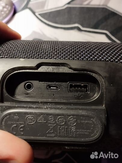 Колонка jbl charge 3