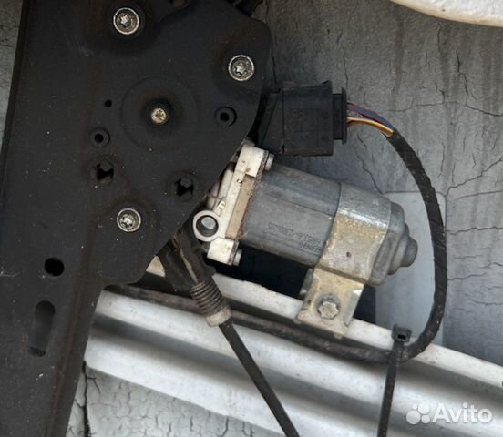 Моторчик стеклоподъемника BMW 5 серия