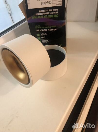 Светодиодный потолочный светильник с поверхностным