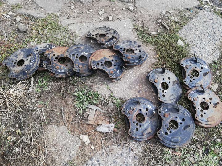 Щит тормозной правый Митсубиси Лансер 9