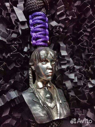 Бусина на темляк Уэнсдей