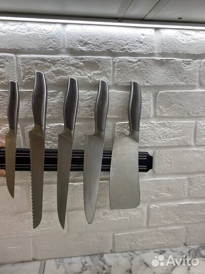Набор ножей на магните на стену