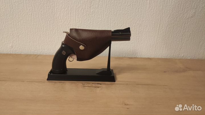 Пистолет-зажигалка Револьвер