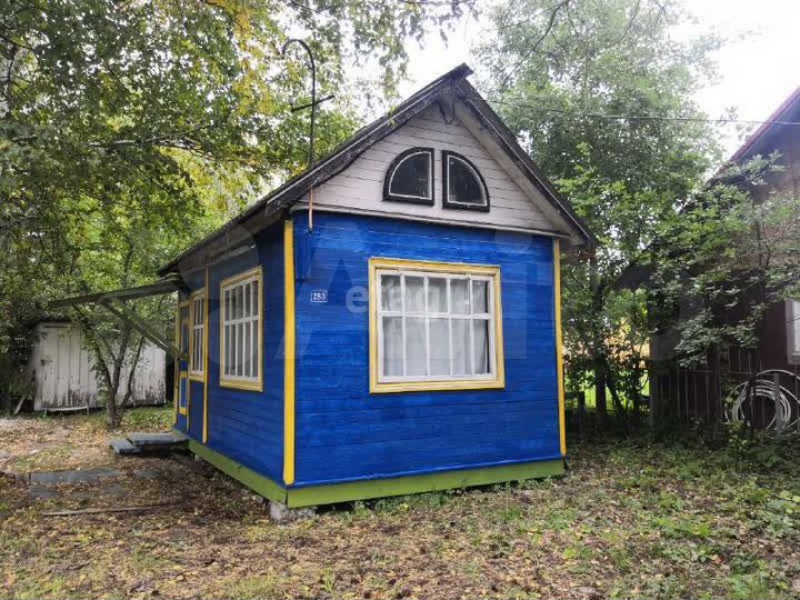 Дача 15 м² на участке 7,5 сот.