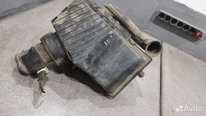 WV Passat B4 AFT 1.6 корпус воздушного фильтра