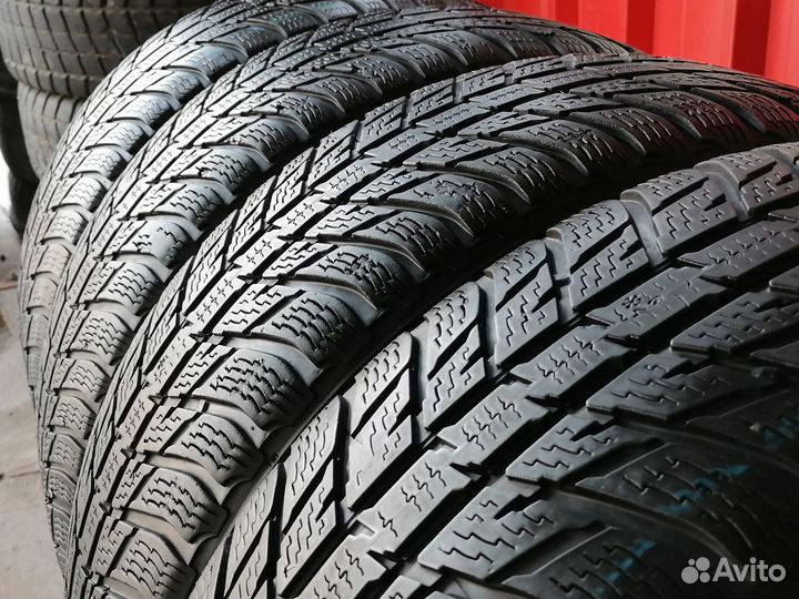 Nokian Tyres WR SUV 3 235/60 R17