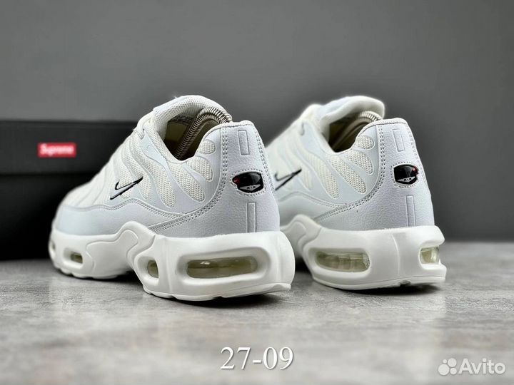 Кроссовки белые nike air max tn