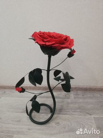 Интерьерная роза из фоамирана