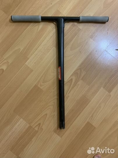 Руль самокат и грипсы kometa+наклейка tilt