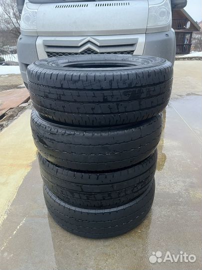 Nokian Tyres Hakka C2 205/70 R15C 106R