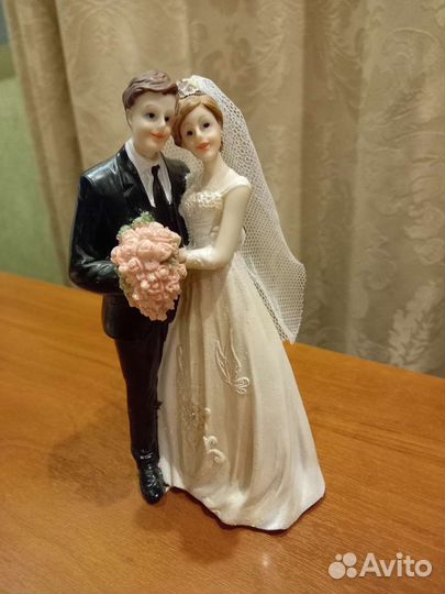 Свадебная статуэтка. Жених и невеста