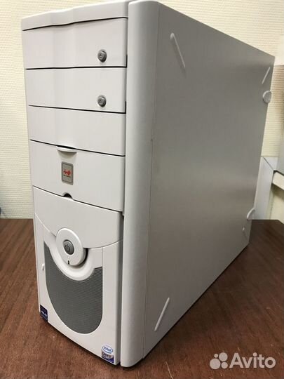 Корпуса InWin J523 Black и другие