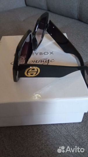 Солнцезащитные очки женские новые