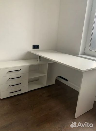 Стол письменный от производителя в наличии