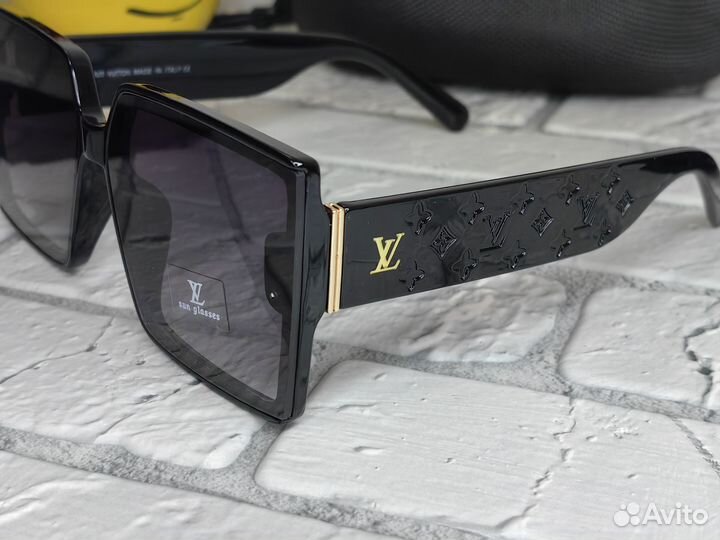 Солнцезащитные очки женские Louis Vuitton