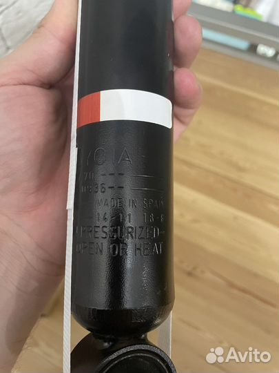 Toyota Corolla E18 Амортизатор задний LH RH