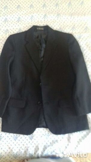 Продаю костюм черный на мальчика 28 размер