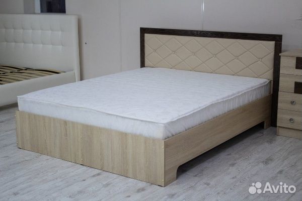 Кровать